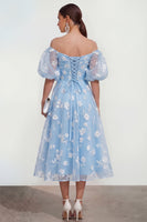 Laden Sie das Bild in den Galerie-Viewer, Schulterfreies A-Linie Rosa Midi Blumenkleid mit Schnürung hinten