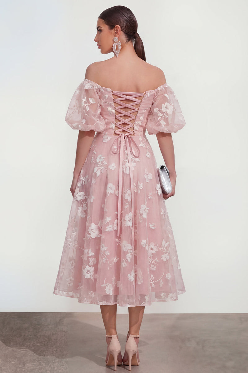 Laden Sie das Bild in den Galerie-Viewer, Schulterfreies A-Linie Rosa Midi Blumenkleid mit Schnürung hinten