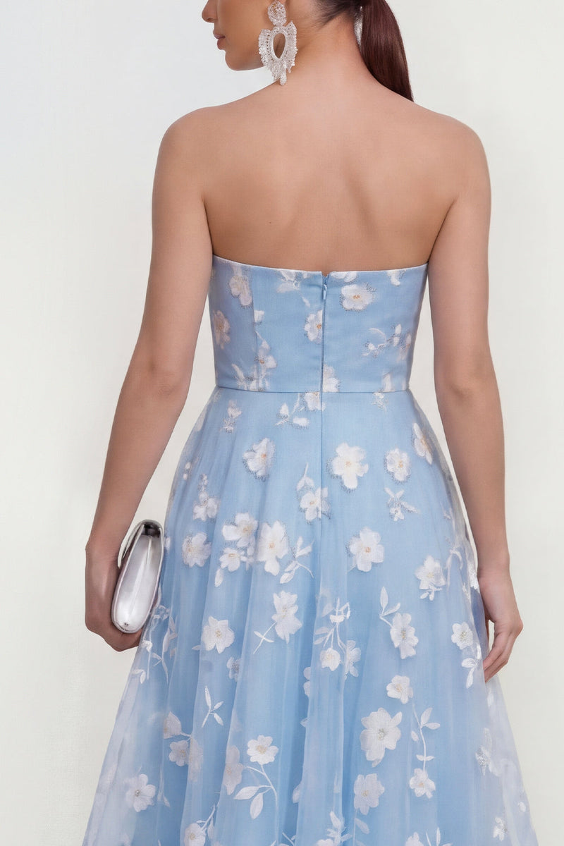 Laden Sie das Bild in den Galerie-Viewer, Flieder Trägerloses A-Linie Midi Blumenkleid mit Taschen