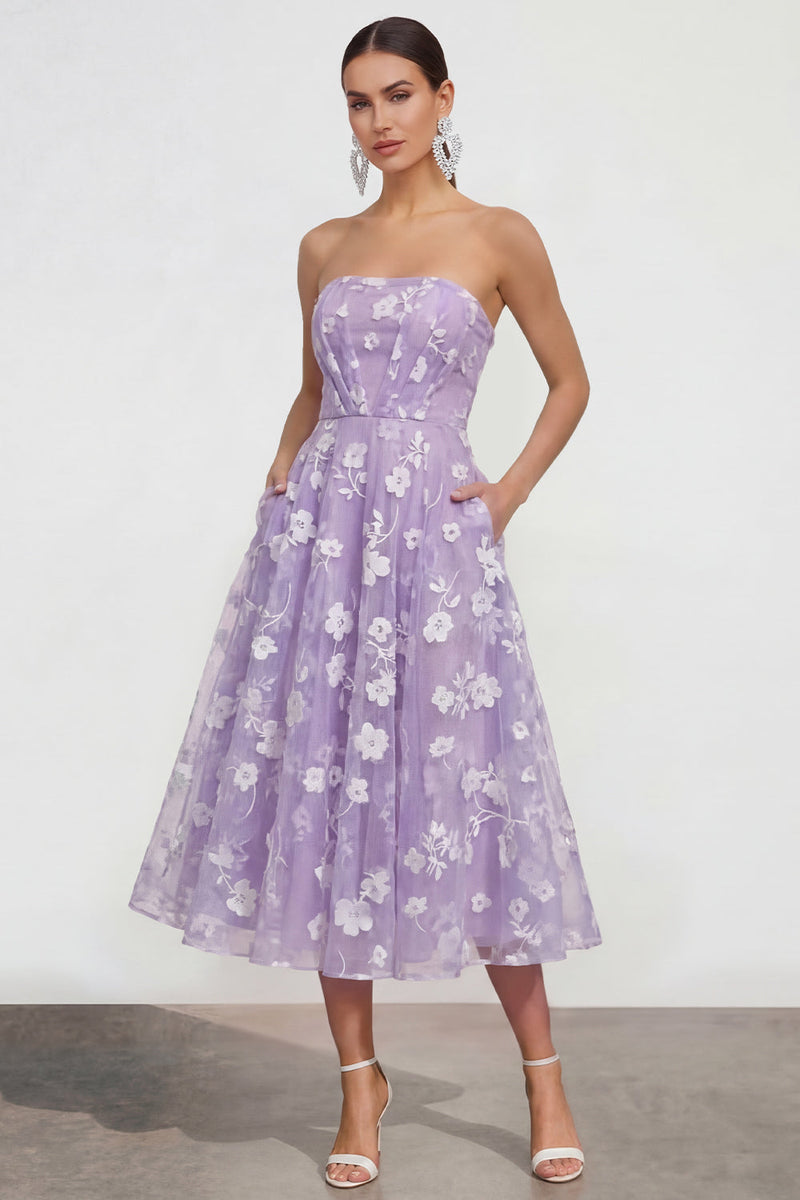 Laden Sie das Bild in den Galerie-Viewer, Flieder Trägerloses A-Linie Midi Blumenkleid mit Taschen