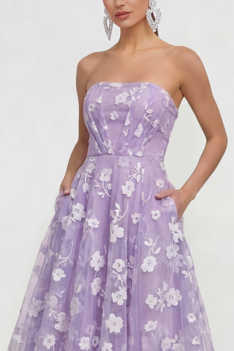 Laden Sie das Bild in den Galerie-Viewer, Flieder Trägerloses A-Linie Midi Blumenkleid mit Taschen