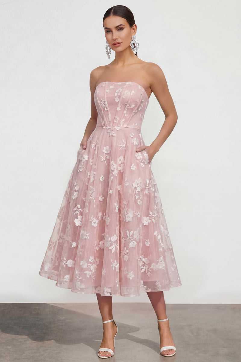 Laden Sie das Bild in den Galerie-Viewer, Flieder Trägerloses A-Linie Midi Blumenkleid mit Taschen