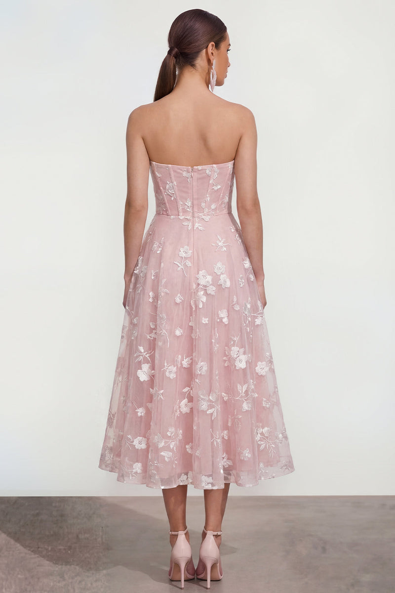 Laden Sie das Bild in den Galerie-Viewer, Flieder Trägerloses A-Linie Midi Blumenkleid mit Taschen
