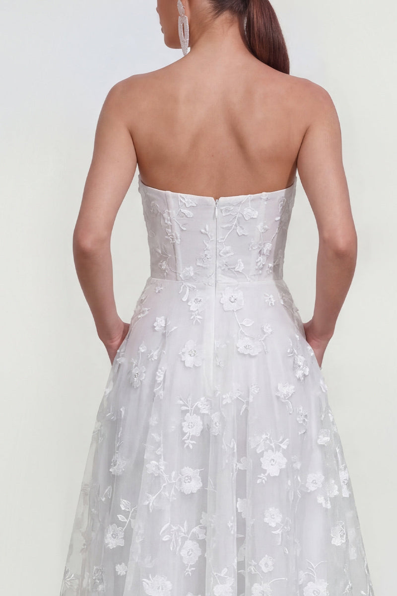 Laden Sie das Bild in den Galerie-Viewer, Flieder Trägerloses A-Linie Midi Blumenkleid mit Taschen