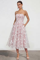 Laden Sie das Bild in den Galerie-Viewer, Flieder Trägerloses A-Linie Midi Blumenkleid mit Taschen