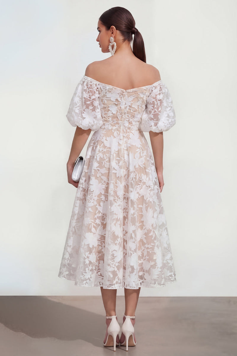Laden Sie das Bild in den Galerie-Viewer, Rosa Schulterfreies A-Linie Midi Blumenkleid mit Puffärmeln
