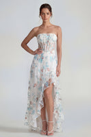 Laden Sie das Bild in den Galerie-Viewer, Weißes A-Linie Trägerloses Korsett Langes Multi-Blumen Ballkleid mit Rüschenschlitz