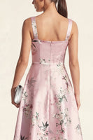 Laden Sie das Bild in den Galerie-Viewer, Blaues A-Linie Midi Quadrathals Satin Blumenkleid mit Druck