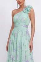 Laden Sie das Bild in den Galerie-Viewer, Grünes Einschulteriges A-Linie Chiffon Blumenkleid mit 3D-Blume