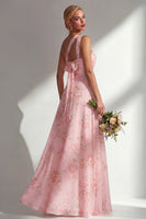 Laden Sie das Bild in den Galerie-Viewer, Chiffonblaues pinkes Blumenkleid mit einer Schulter gerafftes langes Brautjungfernkleid mit Schlitz