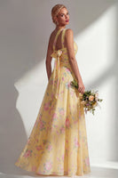 Laden Sie das Bild in den Galerie-Viewer, Chiffonblaues pinkes Blumenkleid mit einer Schulter gerafftes langes Brautjungfernkleid mit Schlitz