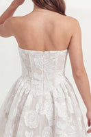 Laden Sie das Bild in den Galerie-Viewer, Trägerloses Weißes Appliquiertes Korsett A Linie Mini-Kleid