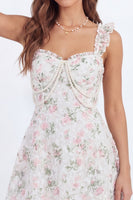 Laden Sie das Bild in den Galerie-Viewer, Weiß-rosa Blume A Line Rüschen Kurzes Abschlusskleid mit Perlen