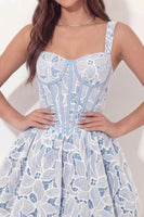 Laden Sie das Bild in den Galerie-Viewer, Weißblaues Blumenkorsett A Line Kurzes Abschlusskleid