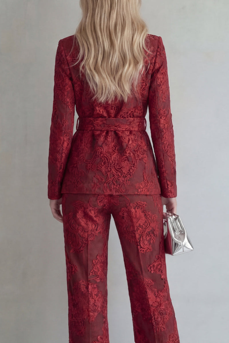 Laden Sie das Bild in den Galerie-Viewer, Rote Spitze Peak Revers Floral 2-teilige Slim Fit Abschlussballanzüge mit Gürtel