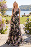 Laden Sie das Bild in den Galerie-Viewer, Schwarzes Rosa Blühendes Tüll A-Linie V-Ausschnitt Langes Abschlussball-Kleid mit Blumenbestickung