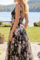 Laden Sie das Bild in den Galerie-Viewer, Schwarzes Rosa Blühendes Tüll A-Linie V-Ausschnitt Langes Abschlussball-Kleid mit Blumenbestickung