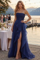 Laden Sie das Bild in den Galerie-Viewer, Marineblaues Tüll A-Line Trägerloses Gerafftes Langes Abschlussballkleid mit Schlitz