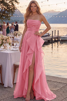 Laden Sie das Bild in den Galerie-Viewer, Marineblaues Tüll A-Line Trägerloses Gerafftes Langes Abschlussballkleid mit Schlitz