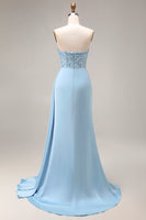 Laden Sie das Bild in den Galerie-Viewer, Satinblaues Meerjungfrauen Träger Balllkleid mit Perlenbesatz und Schlitz
