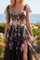 Laden Sie das Bild in den Galerie-Viewer, Tüll-Schwarz-Pink Flower Sweetheart A-Linie besticktes langes Abschlussballkleid mit Schlitz