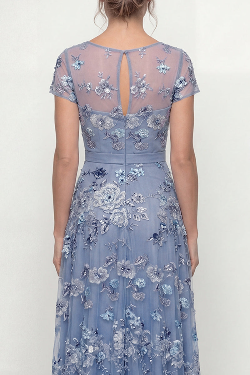 Laden Sie das Bild in den Galerie-Viewer, Staubiges Blau A-Linie Kurzärmel Mutter der Braut Kleid mit Stickerei