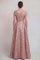 Laden Sie das Bild in den Galerie-Viewer, Rouge Jacquard Floral Off The Shoulder Eine Linie lange Mutter der Braut Kleid