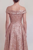 Laden Sie das Bild in den Galerie-Viewer, Rouge Jacquard Floral Off The Shoulder Eine Linie lange Mutter der Braut Kleid