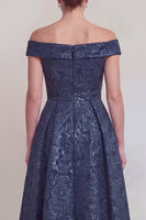 Laden Sie das Bild in den Galerie-Viewer, Rouge Jacquard Floral Off The Shoulder Eine Linie lange Mutter der Braut Kleid