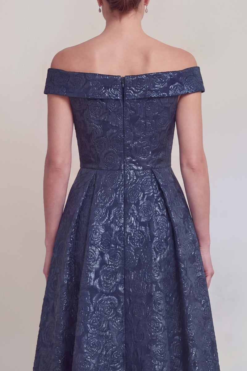 Laden Sie das Bild in den Galerie-Viewer, Rouge Jacquard Floral Off The Shoulder Eine Linie lange Mutter der Braut Kleid