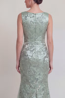 Laden Sie das Bild in den Galerie-Viewer, Dunkelgrünes Blumen Bootshals Meerjungfrauen Langes Mutter-der-Braut-Kleid mit Schlitz