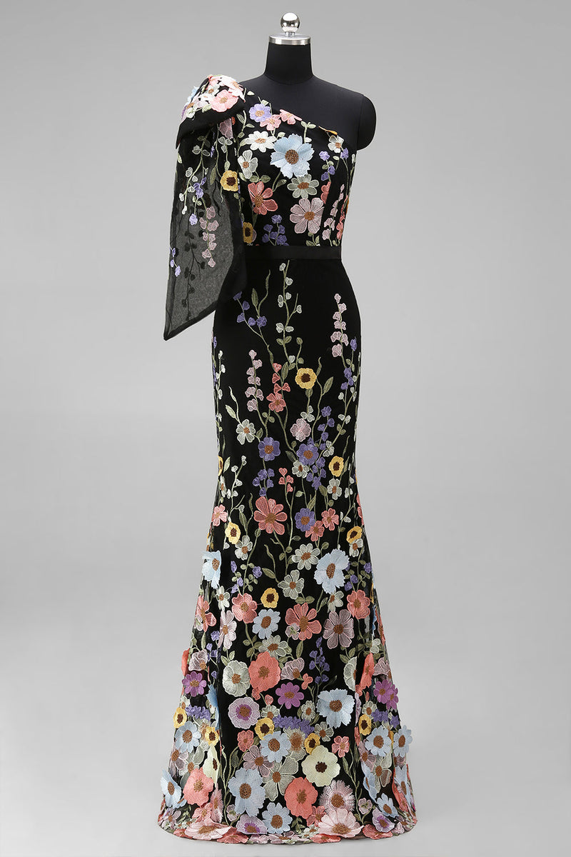 Laden Sie das Bild in den Galerie-Viewer, Asymmetrisches Einschulteriges Schwarzes Blumenstickerei Meerjungfrauen Langes Hochzeitsgastkleid