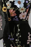 Laden Sie das Bild in den Galerie-Viewer, Asymmetrisches Einschulteriges Schwarzes Blumenstickerei Meerjungfrauen Langes Hochzeitsgastkleid