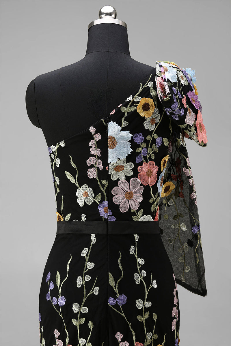 Laden Sie das Bild in den Galerie-Viewer, Asymmetrisches Einschulteriges Schwarzes Blumenstickerei Meerjungfrauen Langes Hochzeitsgastkleid