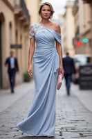 Laden Sie das Bild in den Galerie-Viewer, Hellblaue einschulterige Scheide mit gerafftem langen Mutter-der-Braut-Kleid mit 3D-Blumen