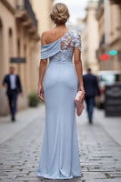 Laden Sie das Bild in den Galerie-Viewer, Hellblaue einschulterige Scheide mit gerafftem langen Mutter-der-Braut-Kleid mit 3D-Blumen