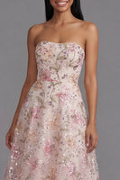 Laden Sie das Bild in den Galerie-Viewer, Chiffon Rosa Trägerloses Langes Blumenkleid mit Stickerei