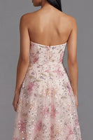 Laden Sie das Bild in den Galerie-Viewer, Chiffon Rosa Trägerloses Langes Blumenkleid mit Stickerei