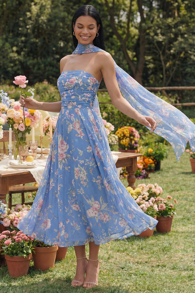 Laden Sie das Bild in den Galerie-Viewer, Trägerloses Chiffon-Blau gemustertes Midi-Hochzeitskleid mit Halsschal und Halsschal