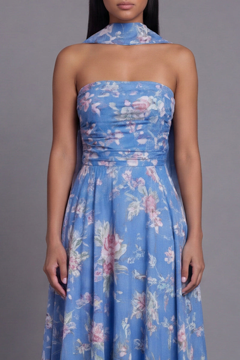 Laden Sie das Bild in den Galerie-Viewer, Trägerloses Chiffon-Blau gemustertes Midi-Hochzeitskleid mit Halsschal und Halsschal