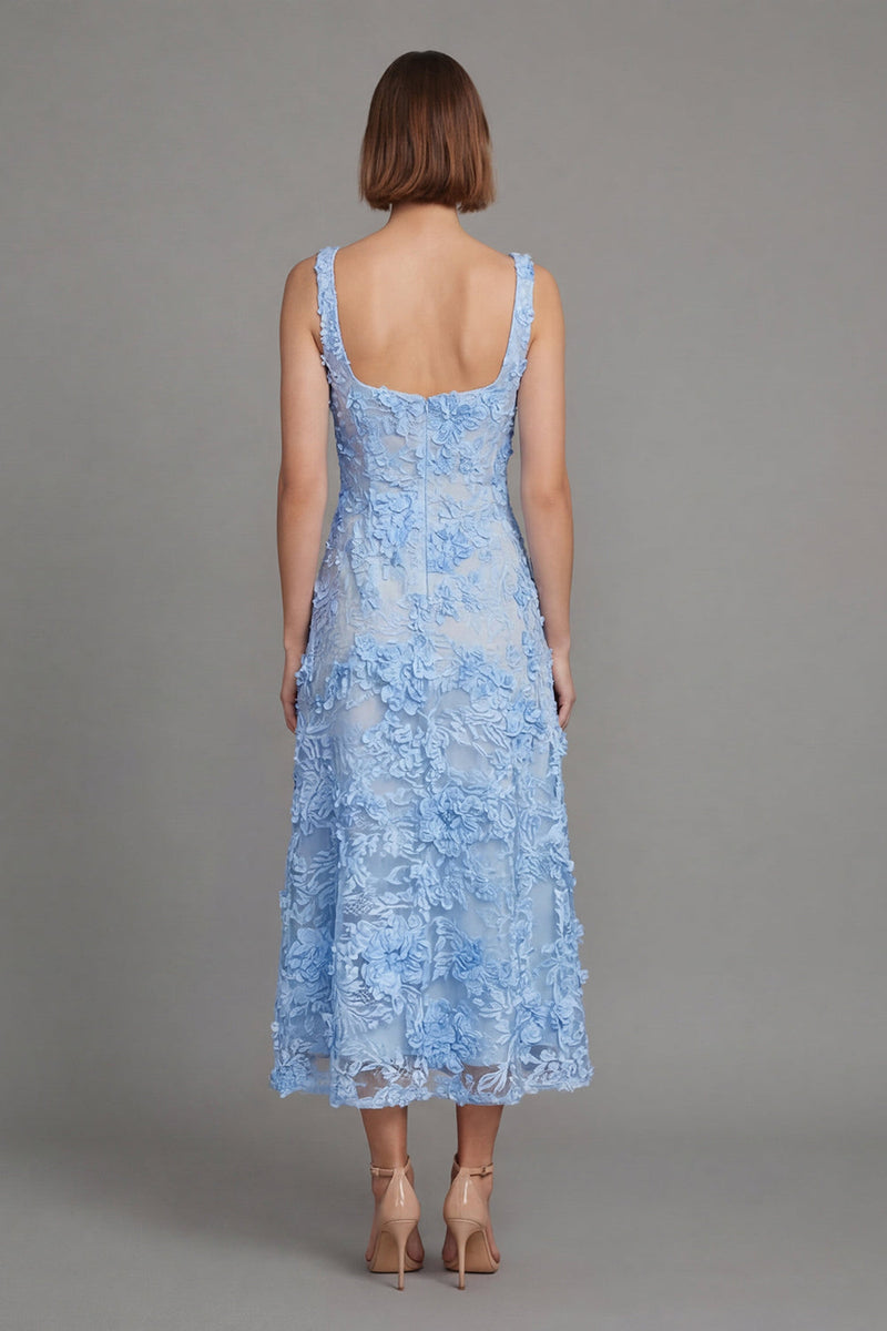 Laden Sie das Bild in den Galerie-Viewer, Blaues Quadrathals Blumen Midi-Kleid mit Applikationen