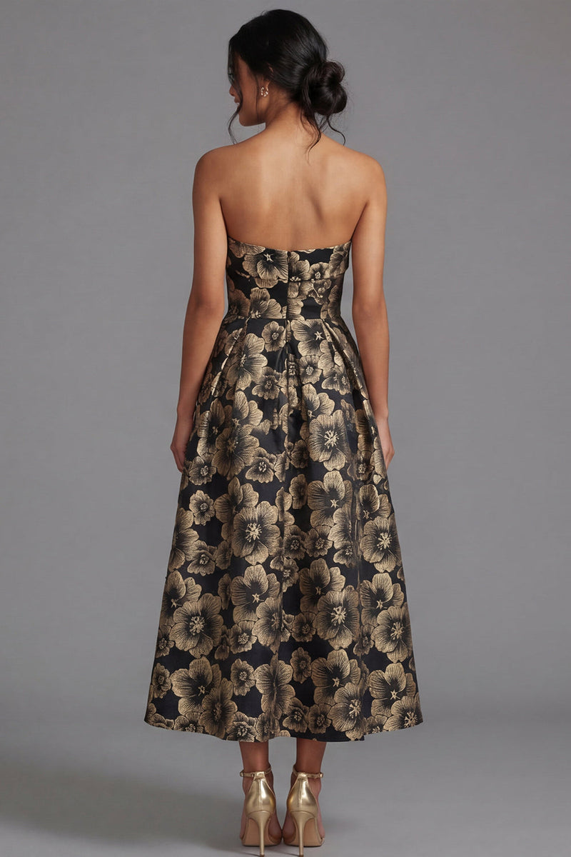 Laden Sie das Bild in den Galerie-Viewer, Schwarzes A-Linie Trägerloses Gerafftes Jacquard Blumen Midi-Kleid