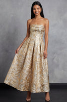 Laden Sie das Bild in den Galerie-Viewer, Schwarzes A-Linie Trägerloses Gerafftes Jacquard Blumen Midi-Kleid