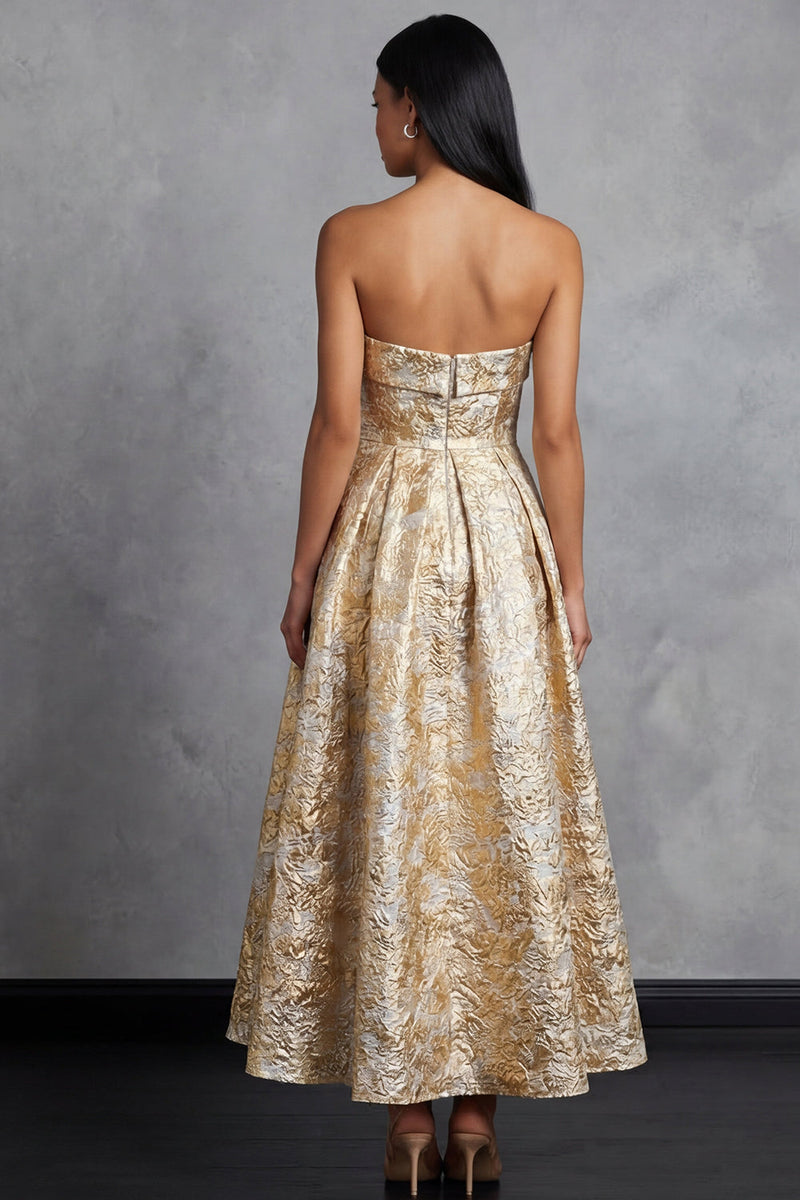 Laden Sie das Bild in den Galerie-Viewer, Schwarzes A-Linie Trägerloses Gerafftes Jacquard Blumen Midi-Kleid