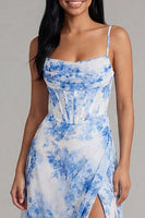 Laden Sie das Bild in den Galerie-Viewer, Weiß-blau-Blumen Chiffon Korsett Gerafftes Scheide Midi-Kleid mit Schlitz