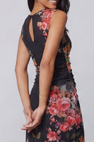 Laden Sie das Bild in den Galerie-Viewer, Tüll Schwarzes Bodycon Illusion Hals Gerafftes Blumen Midi-Kleid