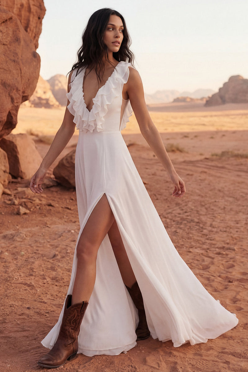 Laden Sie das Bild in den Galerie-Viewer, V-Ausschnitt A-Linie Elfenbein-Maxi-Brautkleid mit Rüschen und Schlitz