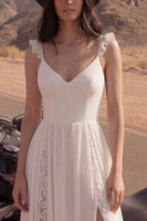 Laden Sie das Bild in den Galerie-Viewer, Elfenbein V-Ausschnitt A-Linie Spitze Strand Brautkleid mit Schlitz