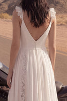 Laden Sie das Bild in den Galerie-Viewer, Elfenbein V-Ausschnitt A-Linie Spitze Strand Brautkleid mit Schlitz