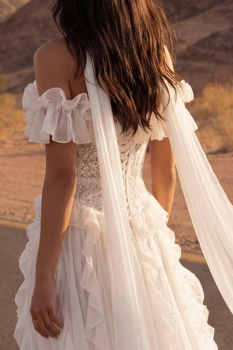 Laden Sie das Bild in den Galerie-Viewer, Elfenbein A-Linie Maxi Strand Hochzeitskleid mit Rüschen
